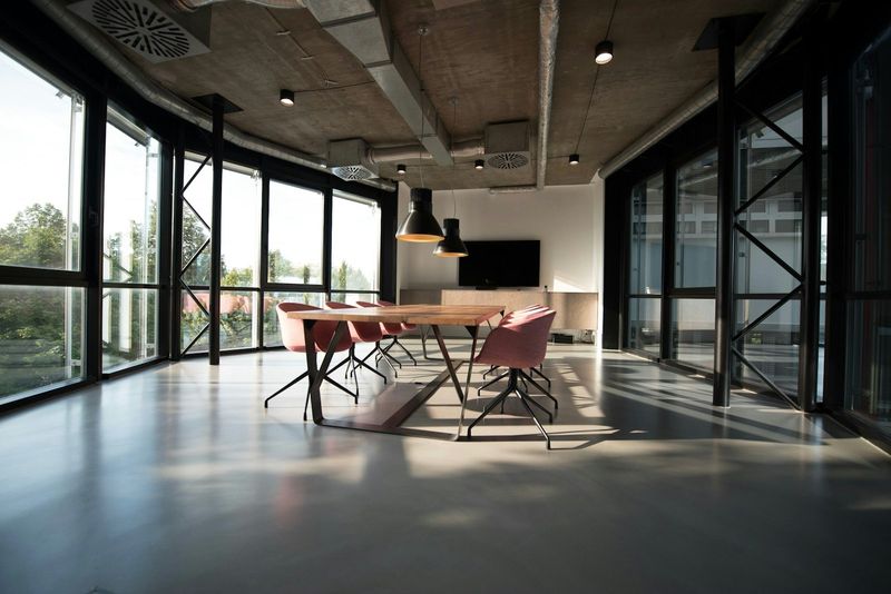 Dallas IT consultant planning a secure business network with a local office team